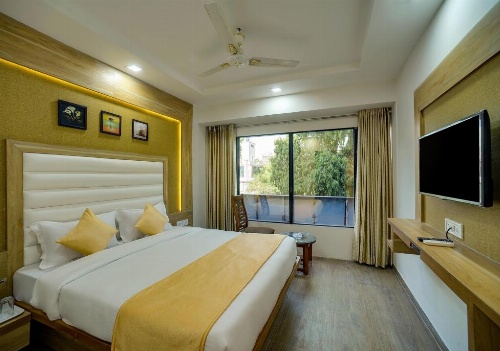 Rudra Royale Hotel image 11